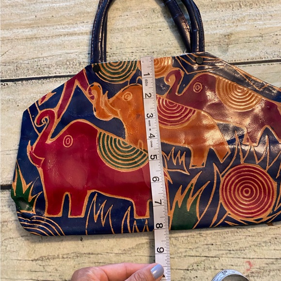 Beautiful 90’s tooled leather colorful elephant pattern hand purse. - Picture 15 of 15